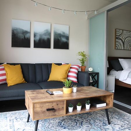 Queen Anne Abode - 1 Block From Cpa! - Free Parking! シアトル エクステリア 写真