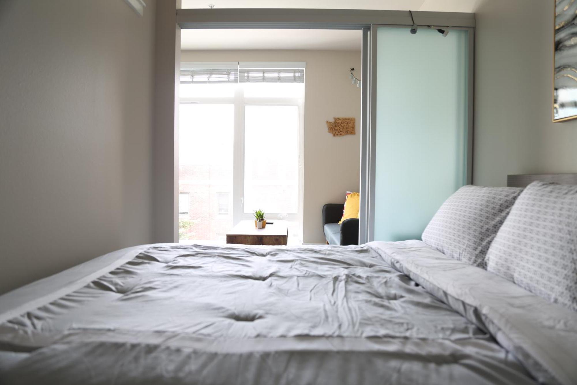 Queen Anne Abode - 1 Block From Cpa! - Free Parking! シアトル エクステリア 写真