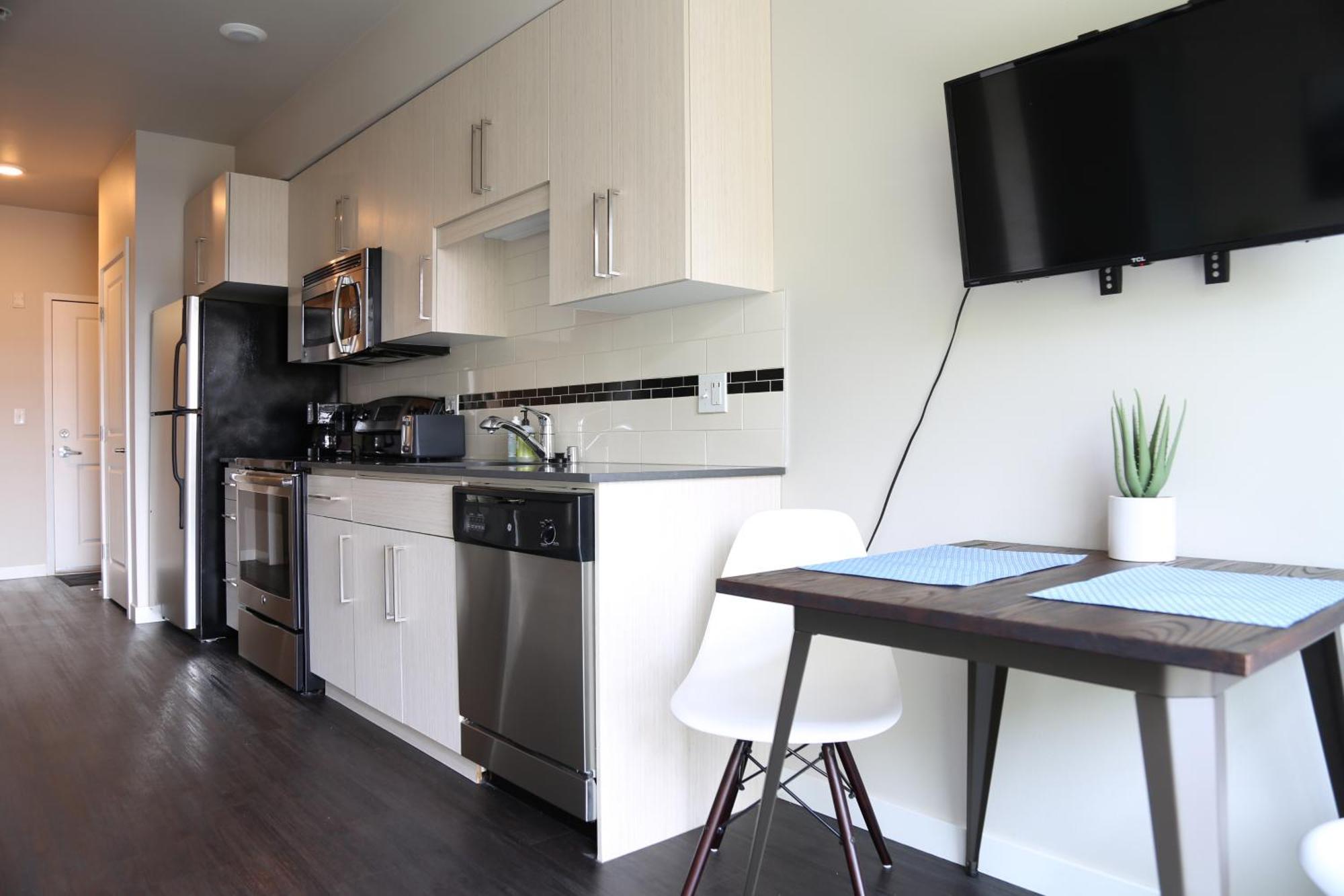 Queen Anne Abode - 1 Block From Cpa! - Free Parking! シアトル エクステリア 写真