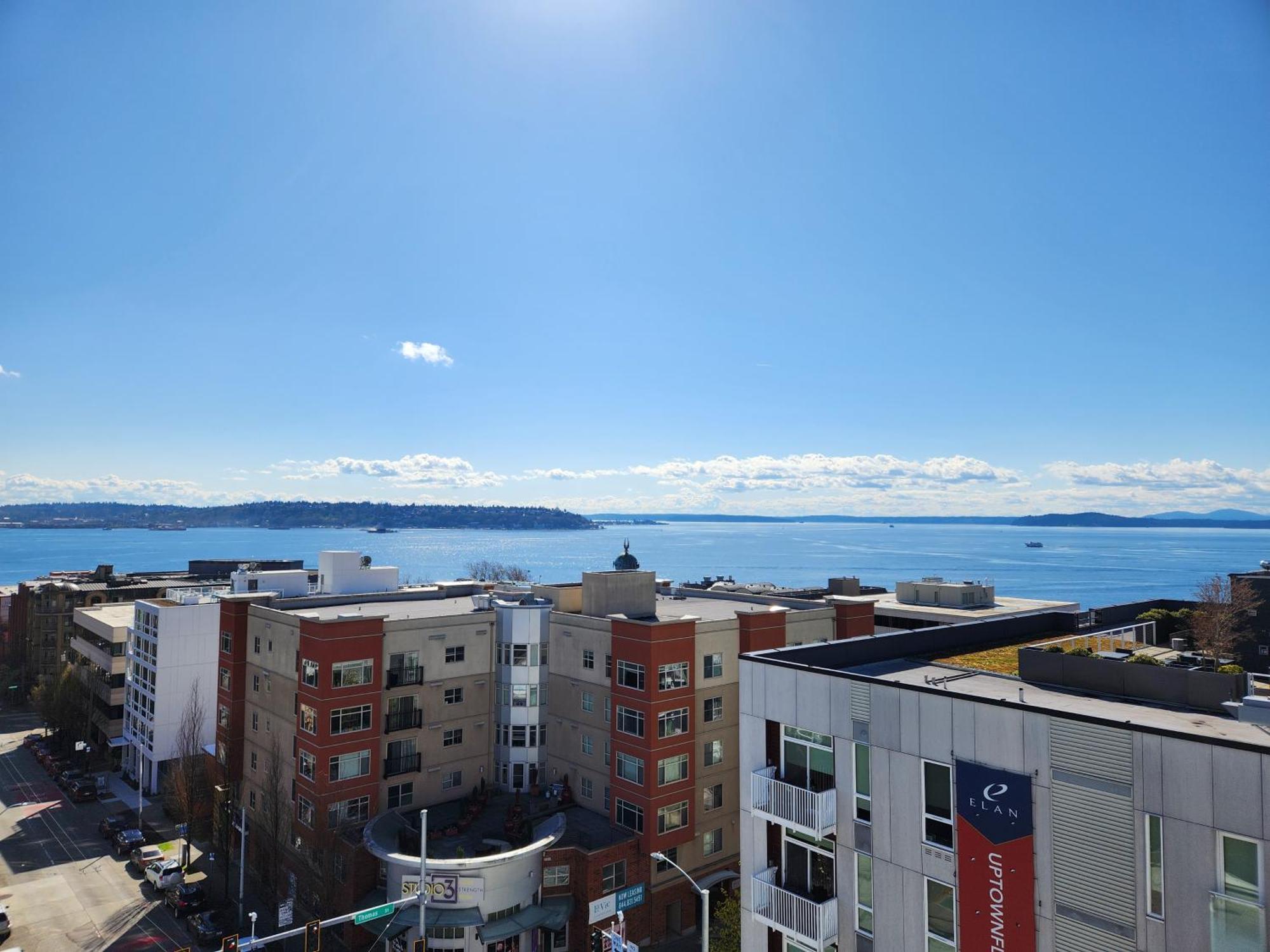 Queen Anne Abode - 1 Block From Cpa! - Free Parking! シアトル エクステリア 写真